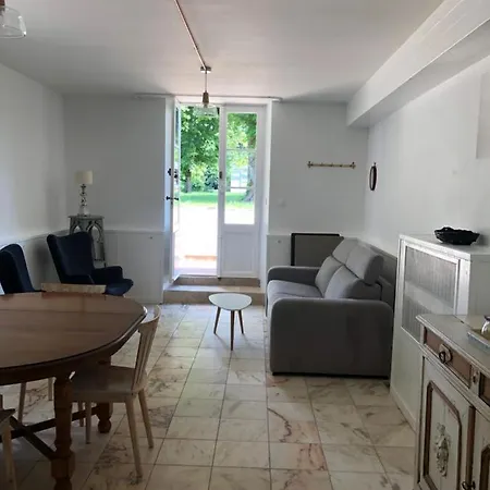 Chateau Destinee Nocleg ze śniadaniem