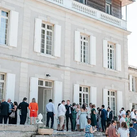 Chateau Destinee לינה וארוחת בוקר Saint-Seurin-de-Prats