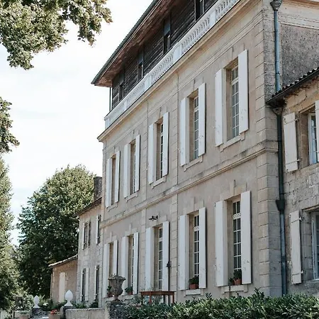 Chateau Destinee לינה וארוחת בוקר 4*