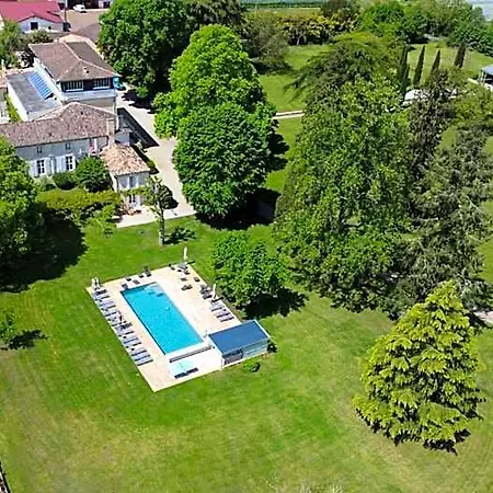 Chateau Destinee לינה וארוחת בוקר 4*