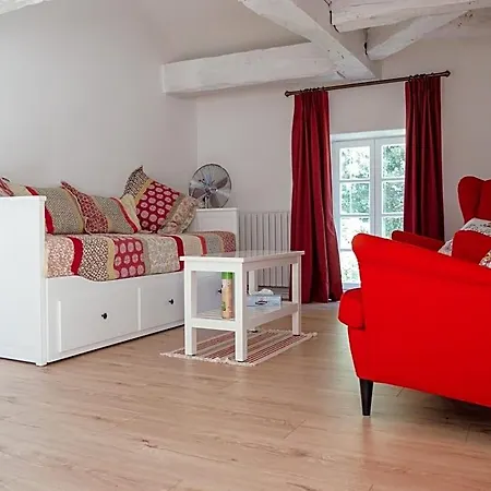 Chateau Destinee לינה וארוחת בוקר 4*