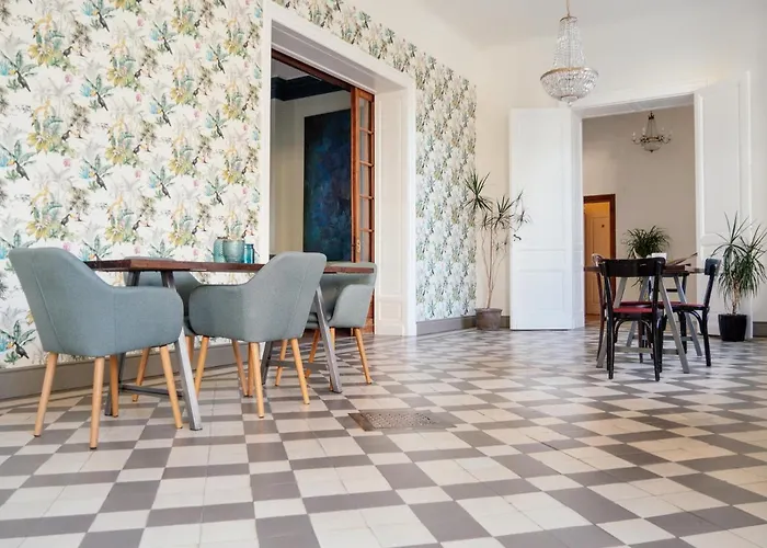 Chateau Destinee Bed & Breakfast 4*