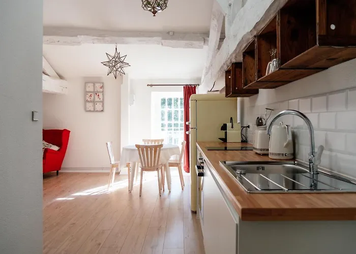 Chateau Destinee Bed & Breakfast 4*