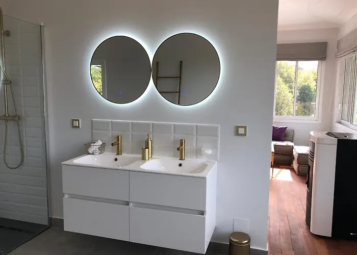 Chateau Destinee Bed & Breakfast