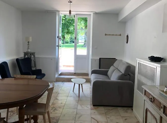 Chateau Destinee Bed & Breakfast